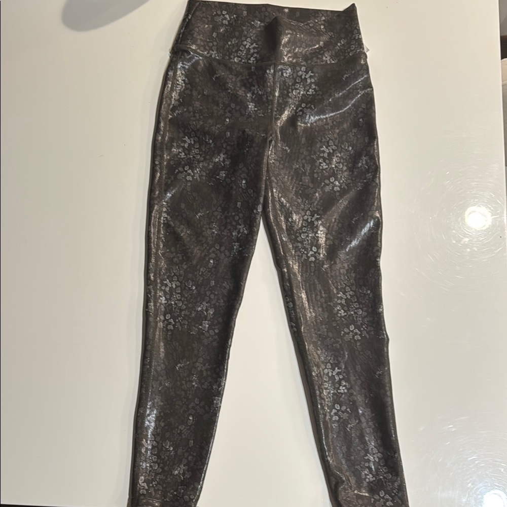 Lotuz Zen Legging (Rosin Ink Watercolor) Shiny Floral Leggings by Marika NWOT. - Picture 2 of 10